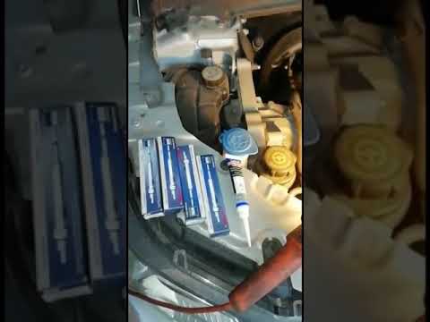 Видео: Замена свечей накала LAND ROVER FREELANDER