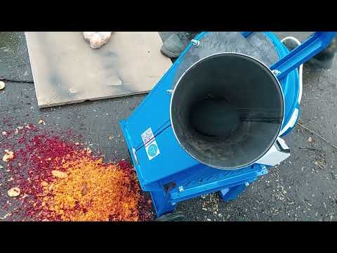 Видео: Видео обзор экспериментальной овощерезки (корморезки) от компании ООО "ГармТех".