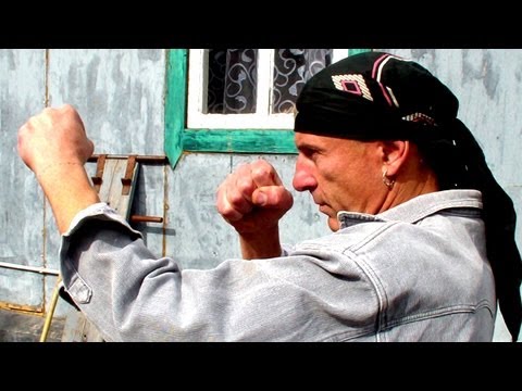 Видео: Как победить в драке. Как научиться драться