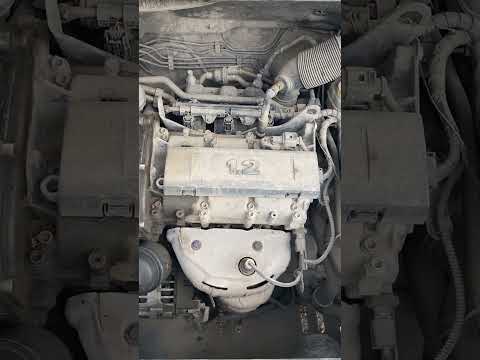 Видео: Работа двигателя Skoda Fabia 1.2 HTP (CGPA) на холостых оборотах без замены цепи, пробег 178000 км.
