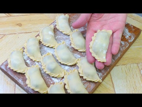 Видео: Как лепить ВАРЕНИКИ с ВИШНЕЙ. Пошаговый рецепт вкусных вареников.
