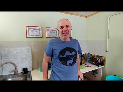 Видео: Самый дешёвый самогон из муки,  на самом простом самогонном аппарате!!!