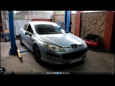Видео: Замена термостата двигателя на Peugeot 407 1,8 Пежо 407 2005 года