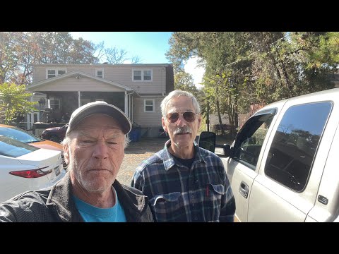 Видео: Первый заход на свалку после того, как отпуск принес банку деньги.