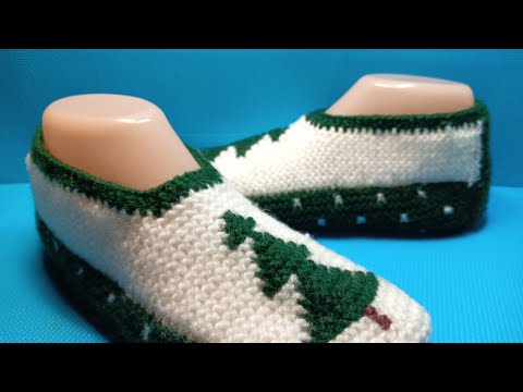 Видео: #936  ❄️НОВОГОДНИЕ ТАПОЧКИ СПИЦАМИ / СЛЕДКИ С ОРНАМЕНТОМ ✴️