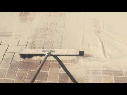 Видео: Зачем прометать тротуарную плитку кварцевым песком ?!