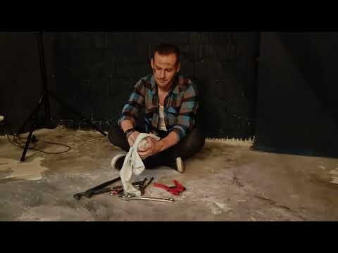 Видео: Бирин вытирает руки пять часов