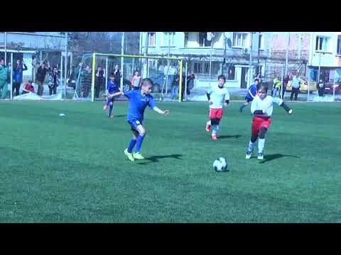 Видео: 27.03.2022г. ДФК Шампион 2013 - ФК Чирпан 2012 (3-то полувреме)