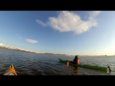 Видео: ЖЕСТЬ! Искупался зимой! Перевернулся на каяке / Как нельзя делать / Зимний сплав / Зимнее купание