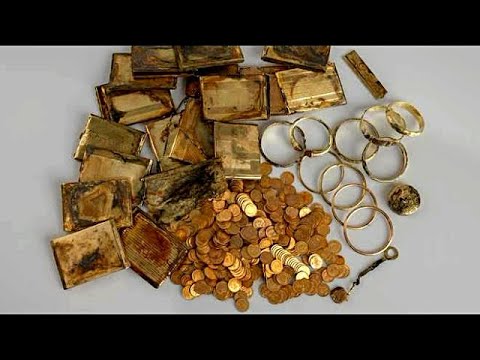 Видео: ДВА ТУРИСТА НАШЛИ В ДЕРЕВЕ КЛАД НА 340 ТЫС.ДОЛЛАРОВ