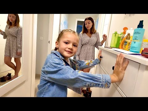 Видео: ПЕРВЫЙ ДЕНЬ В ИСПАНСКОЙ ШКОЛЕ! Как учат и чем кормят? Даша все рассказала.