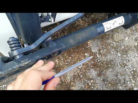 Видео: Опускается ковш Bobcat