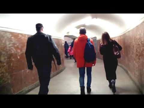 Видео: КАК ДОБРАТЬСЯ ИЗ АЭРОПОРТА ДОМОДЕДОВО  ДО КАЗАНСКОГО ВОКЗАЛА.