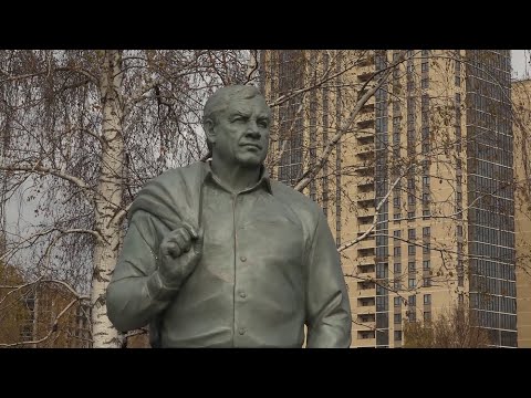 Видео: В Новосибирске торжественно открыли парк имени Юрия Бугакова // 30.10.25