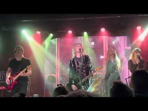 Видео: Александр Иванов и группа «Рондо» - Я буду помнить (04.01.24, 16 тонн)