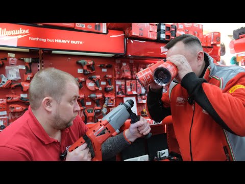 Видео: Аккумуляторный перфоратор MILWAUKEE M18 BLHACD26-0X 4933492482 и бонус термокружка