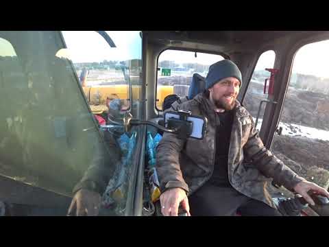 Видео: Продолжаю работать на гусеничном экскаваторе Вольво. Не смог поехать на соревнования в Москву(