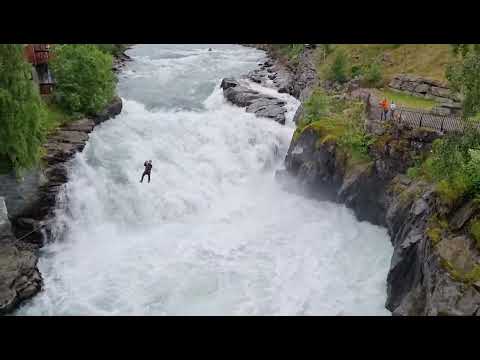 Видео: Руна " Лагур" ᛚ "Лагуз". Вода.  Скандинавские руны.