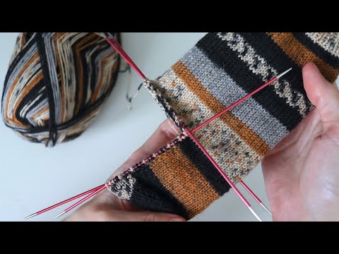 Видео: Покажу, как набрать петли после пятки при вязании носков спицами