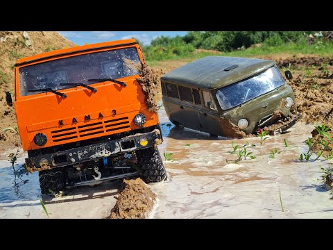 Видео: КАМАЗ просто ПРЁТ... Но брать надо УАЗ Буханку! ... Тест грузовиков по бездорожью ... RC OFFroad 4x4