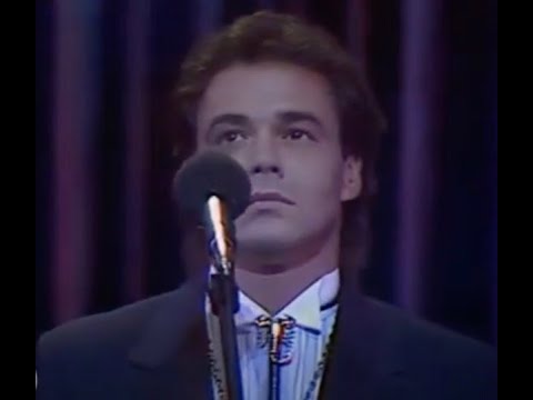 Видео: Михаил Муромов 'Странная женщина'  Концерт к Дню милиции 1990