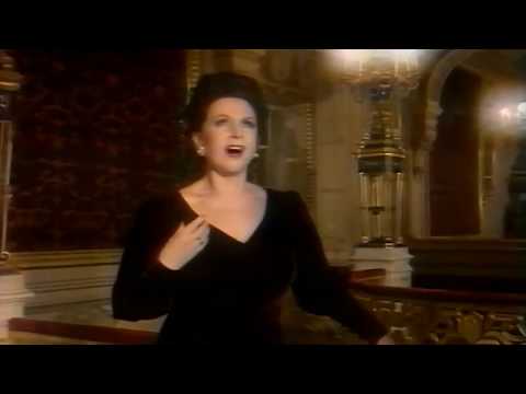 Видео: ГАЛИНА ВИШНЕВСКАЯ Ночь печальна