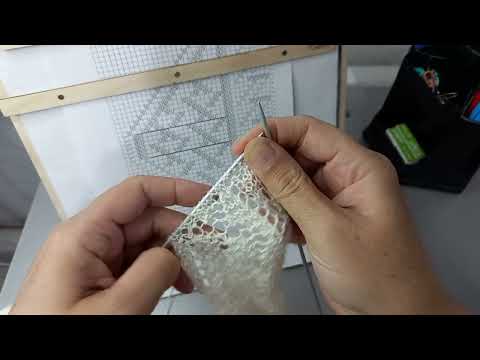 Видео: Теплая косынка с пришивными коймами  Часть 2