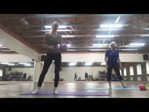 Видео: Пилатес с маленьким мячом. 11 сентября 2019 г.