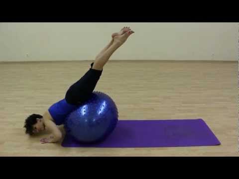Видео: Фитбол - Гибкое тело (Часть 2 - Растяжка ног)