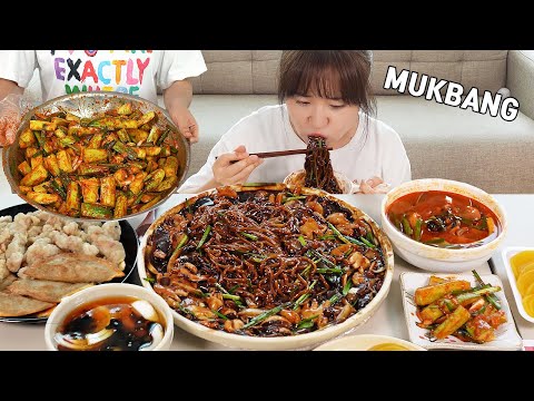 Видео: Готовим Mukbang :) Кимчи с огурцом, лапша с черной фасолью.