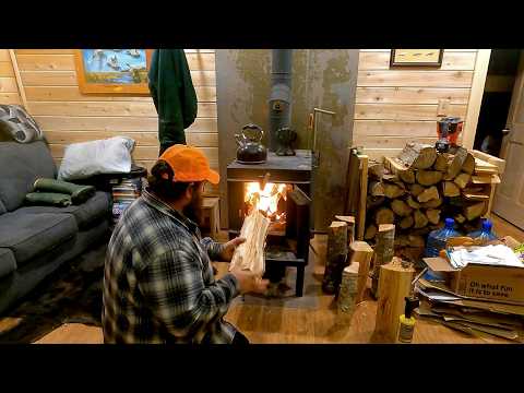 Видео: Ночная жизнь в Off-Grid Cabin