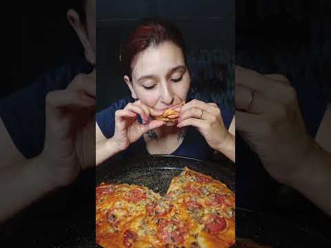 Видео: МУКБАНГ📍ПИЦЦА ДОМАШНЯЯ 📍СОУС