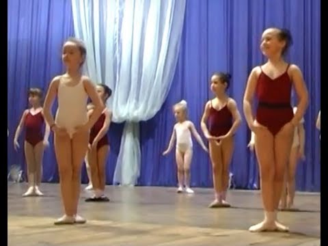 Видео: Дитячий майданчик.  Ансамбль класичного танцю «Дивертисмент» - 08.10.2017