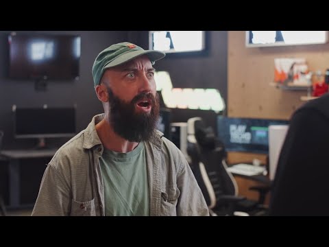 Видео: Когда тебя ВЫНУЖДАЮТ ДАТЬ ЧАЕВЫЕ - Bored на Русском