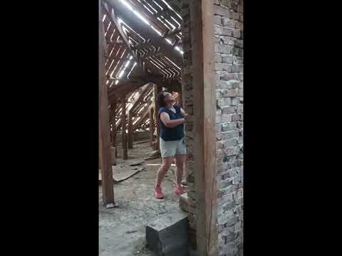 Видео: Сваляне на стария покрив – създадено с Clipchamp 1