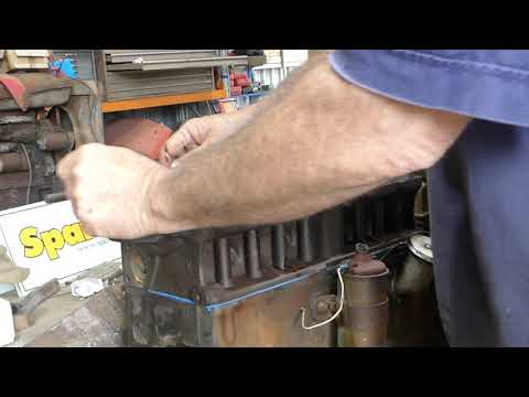 Видео: Sparex Ferguson TEA20 # 25 Установка головки блока цилиндров