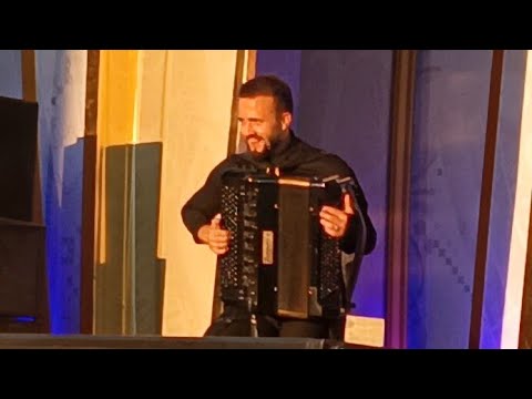 Видео: Москва, ВДНХ _ сербский музыкант виртуоз Петар Марич ~ 27 июня 2024.