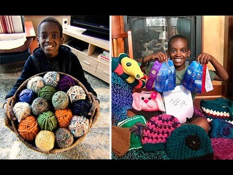 Видео: 11-летний усыновлённый парнишка вяжет так, что бабушки позавидуют