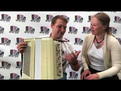 Видео: Реставрация баяна