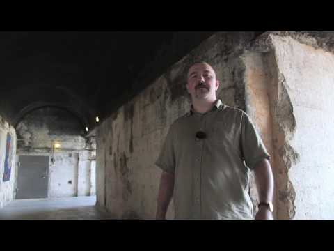 Видео: Экскурсия по 35 Береговой Батарее с Климом Жуковым. Часть 1