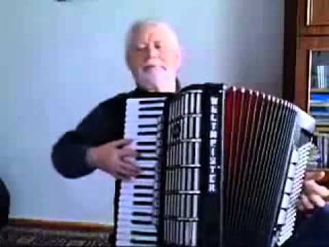 Видео: Под небом Парижа аккордеон