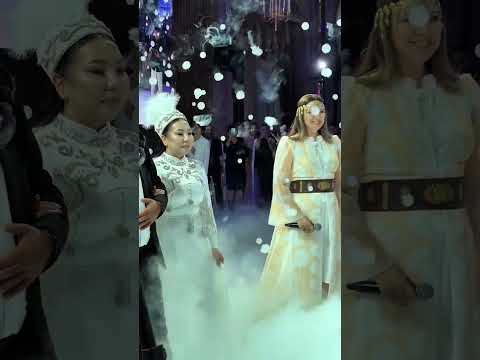 Видео: Королевский выход невесты на узатуу с Юлией Руцкой под «Аппак суйуу»