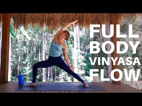 Видео: Поднимитесь и зарядитесь энергией Виньяса Флоу | Эшли Фримен