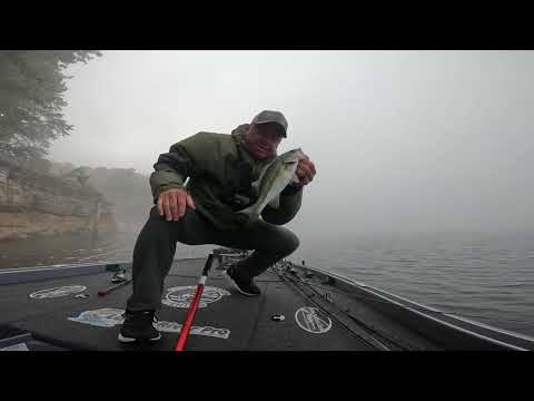 Видео: Второе место и большая рыба! Турнир по ловле трёх рыб на озере Лорел-Ривер, 11 октября