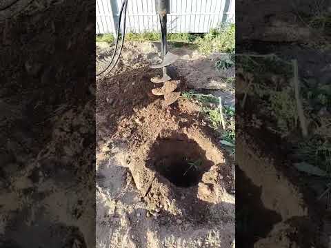 Видео: бурение мини экскаватором HW12 пишите какое видео хотели бы увидеть на канале про мини экскаватор.