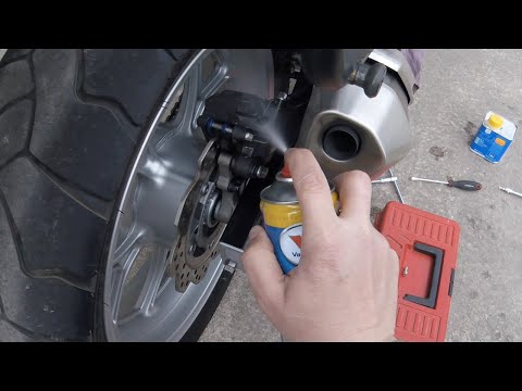 Видео: Honda NC750X(замена тормозной жидкости) часть3