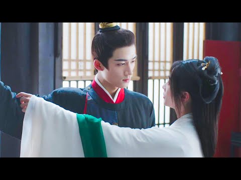 Видео: Принц дьяволов, который никогда не подходит к женщинам, влюбляется с первого взгляда! 💖