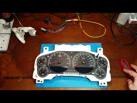 Видео: Ремонт панели приборов GM 2007 года