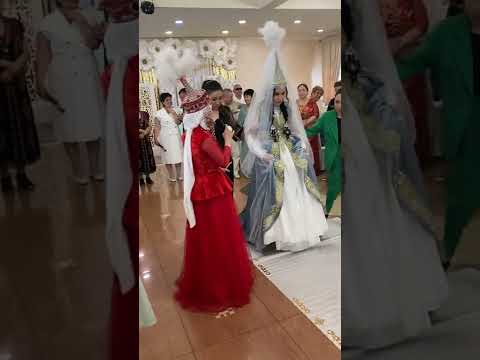 Видео: Қыз ұзату Кыз узату жігіт қызды 1 минутта алып кеткен той