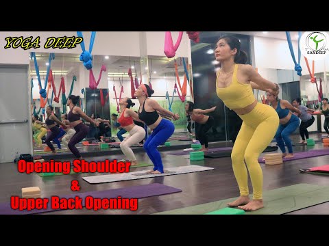 Видео: Раскрытие плеч и верхней части спины || Йога с Сандипом || Вьетнам